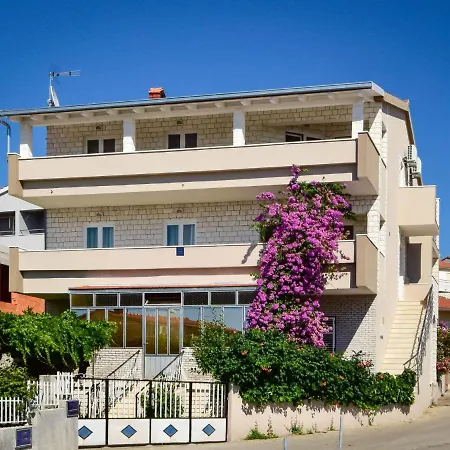 Apartment Apartment Rogoznica 3 *