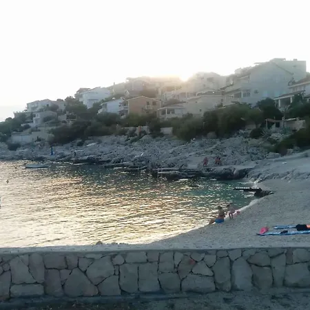 Apartment Apartment Rogoznica 3 *