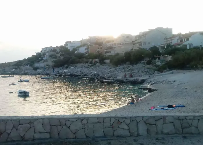 Διαμέρισμα 3 *