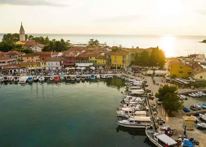 3 * Rogoznica (Sibenik-Knin)